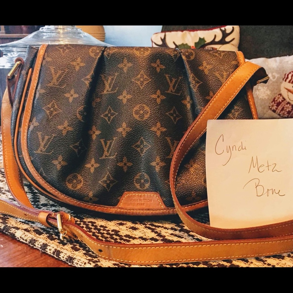 ❌❌SOLD❌❌Louis Vuitton Menilmontant pm